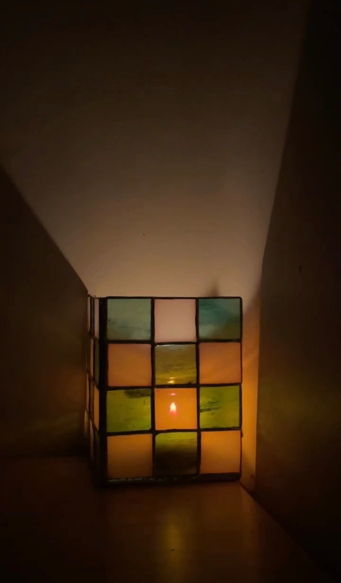 Soft Grid Corner Candle Holder | Lead-Free